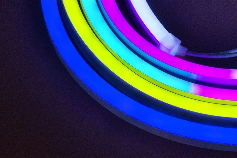 RGB燈帶與幻彩燈帶：從底層原理到場景應用的全面解析