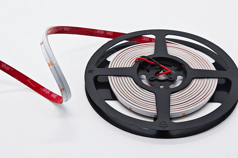 cob燈帶12v和24v哪個好？全面對比優缺點與應用場景